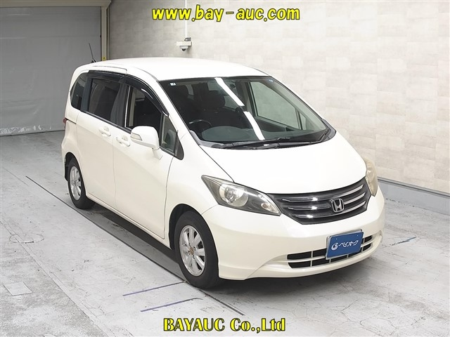 HONDA FREED — фото