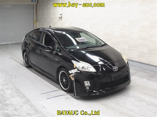 TOYOTA PRIUS — фото