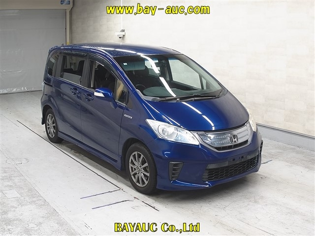 HONDA FREED — фото