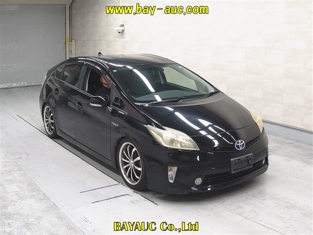TOYOTA PRIUS — фото