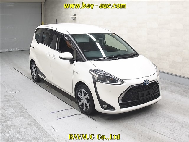 TOYOTA SIENTA — фото