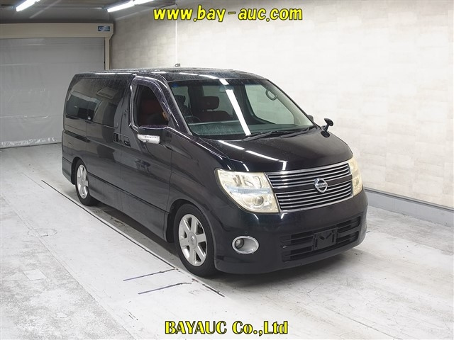 NISSAN ELGRAND — фото