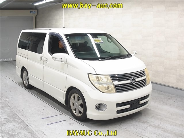 NISSAN ELGRAND — фото