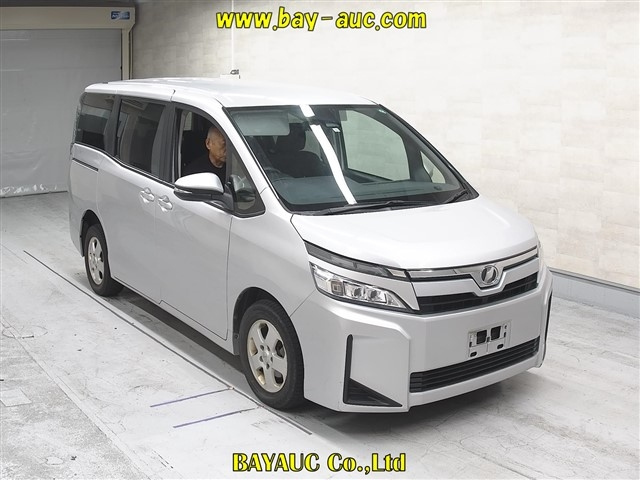 TOYOTA NOAH — фото