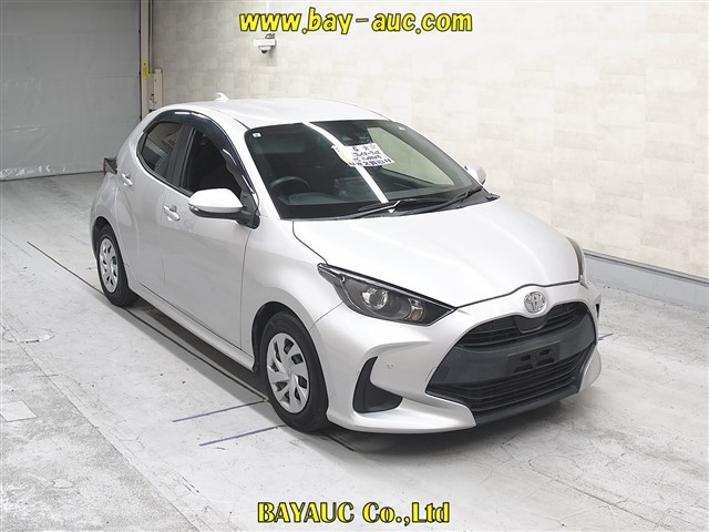TOYOTA YARIS — фото