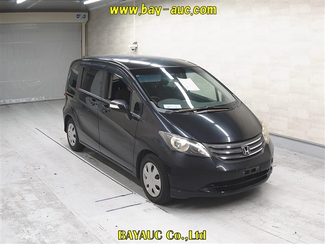 HONDA FREED — фото