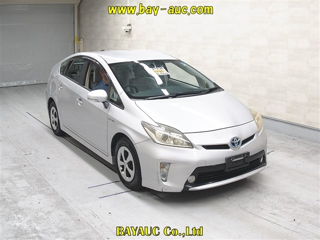 TOYOTA PRIUS — фото