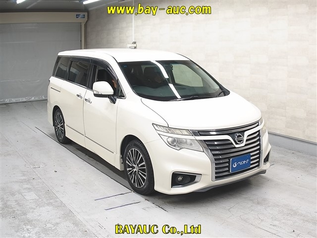 NISSAN ELGRAND — фото