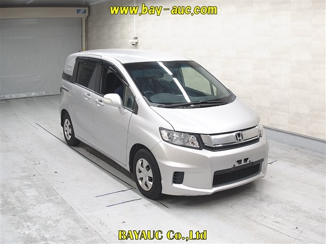 HONDA FREED — фото
