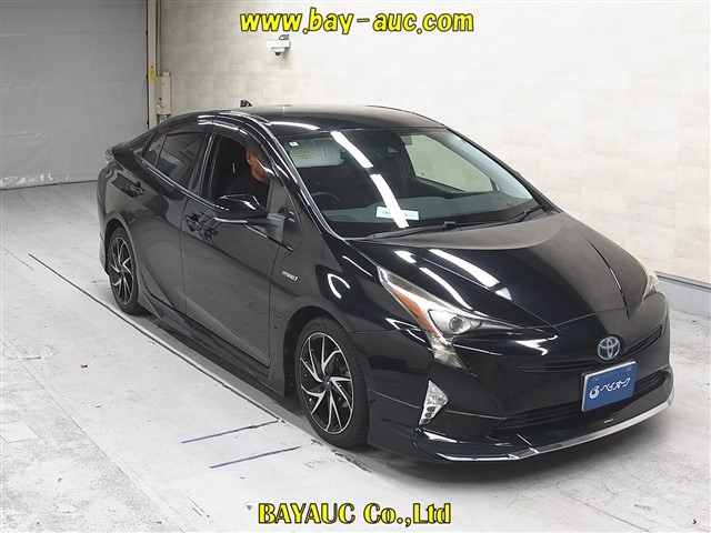 TOYOTA PRIUS — фото