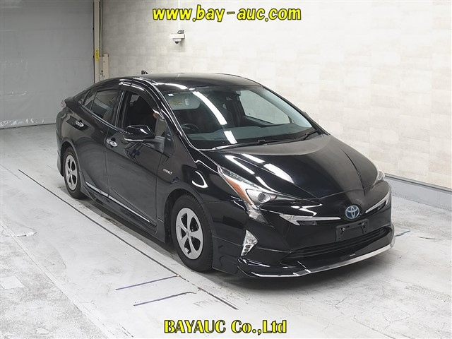 TOYOTA PRIUS — фото