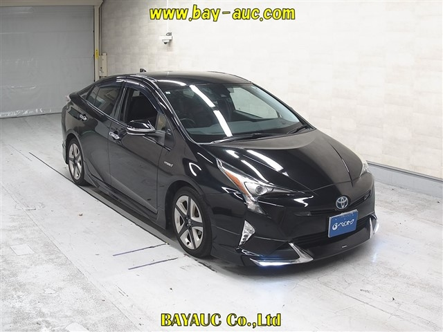 TOYOTA PRIUS — фото