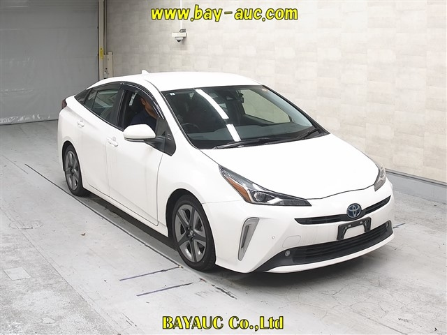 TOYOTA PRIUS — фото
