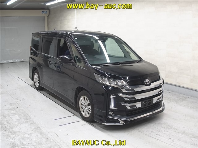 TOYOTA NOAH — фото