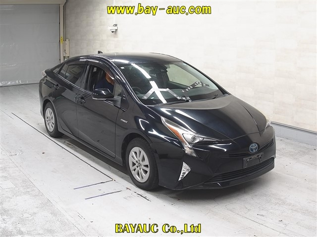 TOYOTA PRIUS — фото