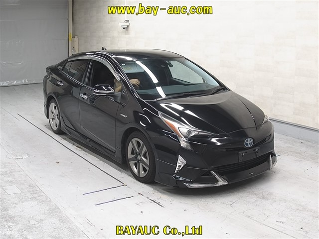 TOYOTA PRIUS — фото