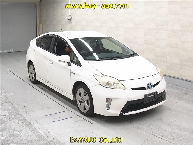 TOYOTA PRIUS — фото