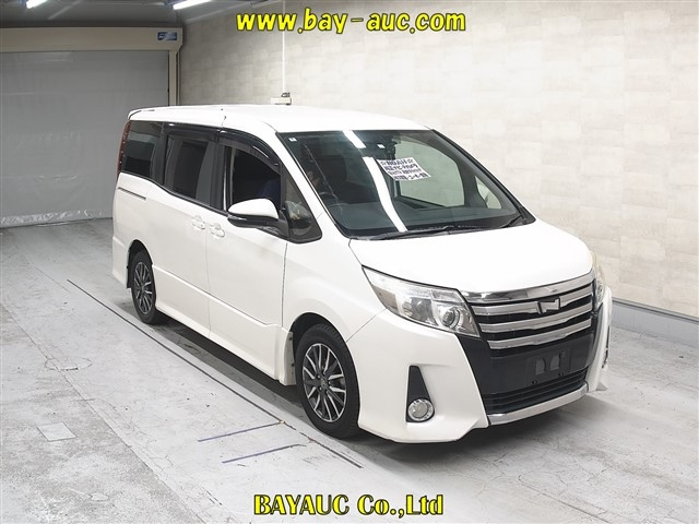 TOYOTA NOAH — фото