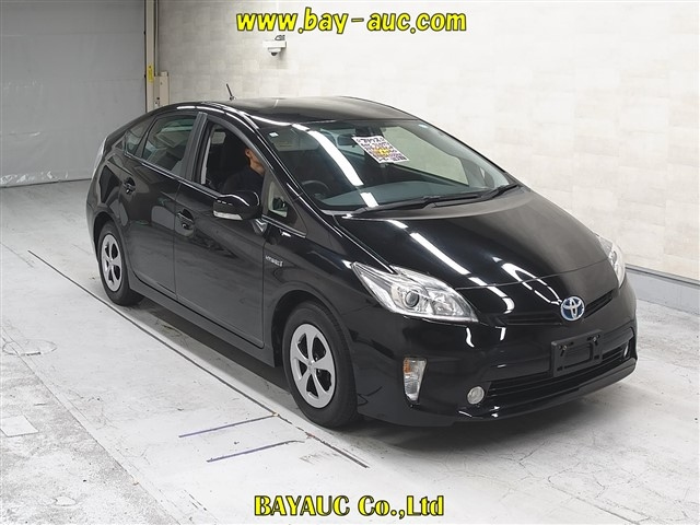 TOYOTA PRIUS — фото