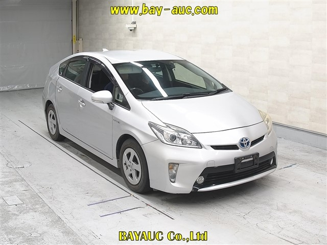 TOYOTA PRIUS — фото