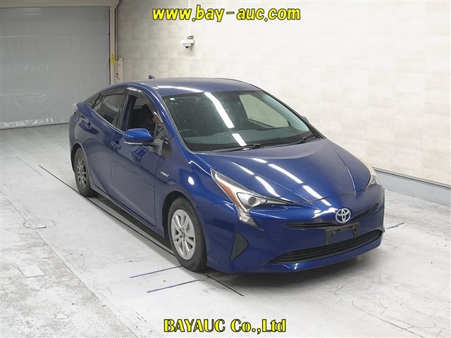 TOYOTA PRIUS — фото