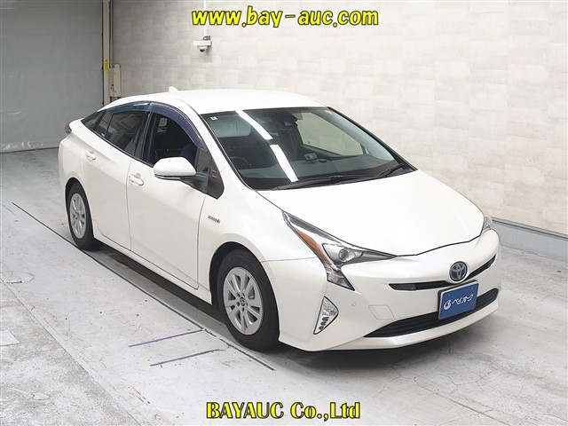 TOYOTA PRIUS — фото