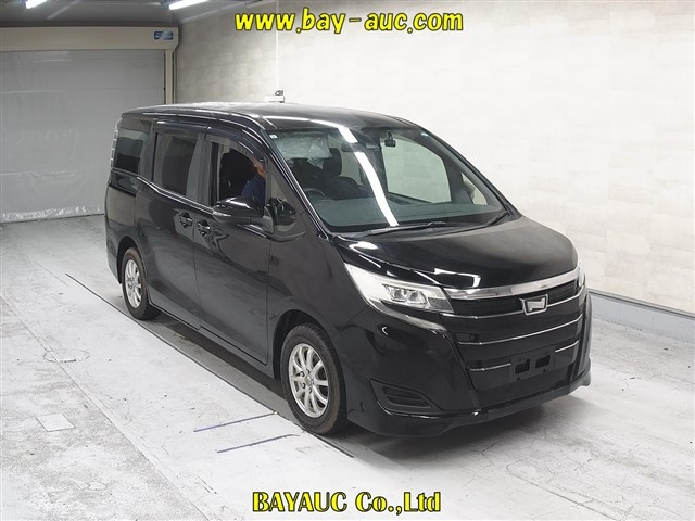 TOYOTA NOAH — фото