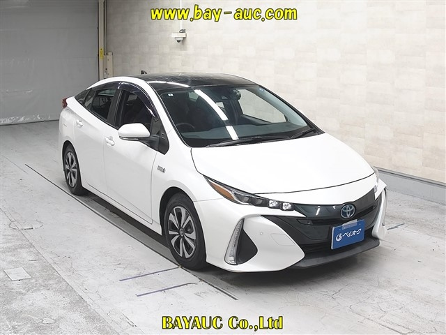 TOYOTA PRIUS — фото