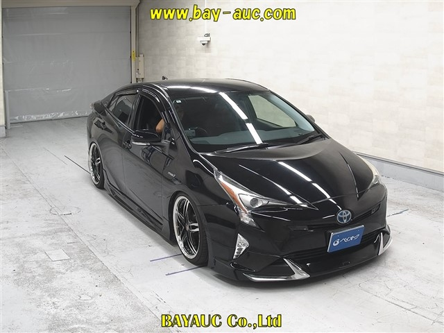 TOYOTA PRIUS — фото