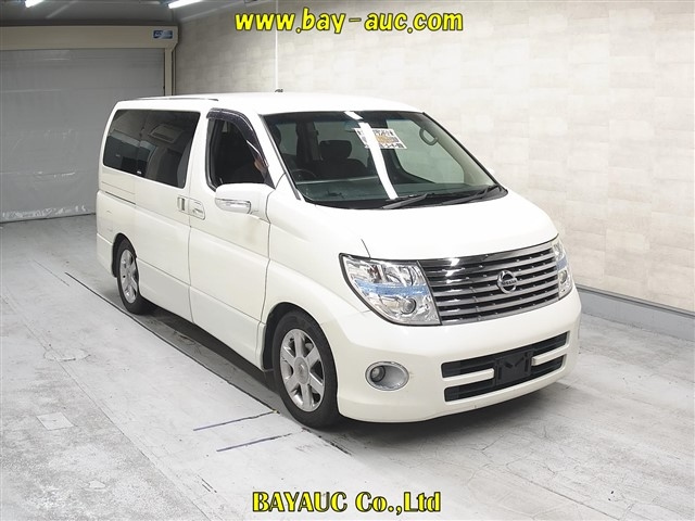 NISSAN ELGRAND — фото