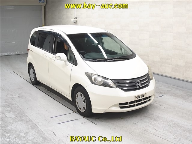 HONDA FREED — фото