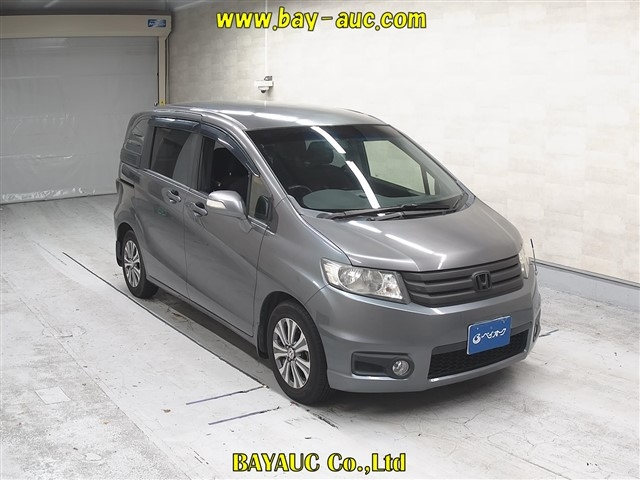 HONDA FREED — фото