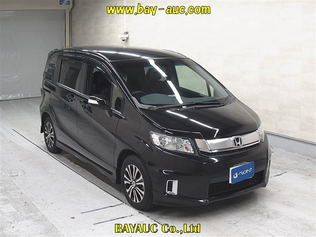 HONDA FREED — фото