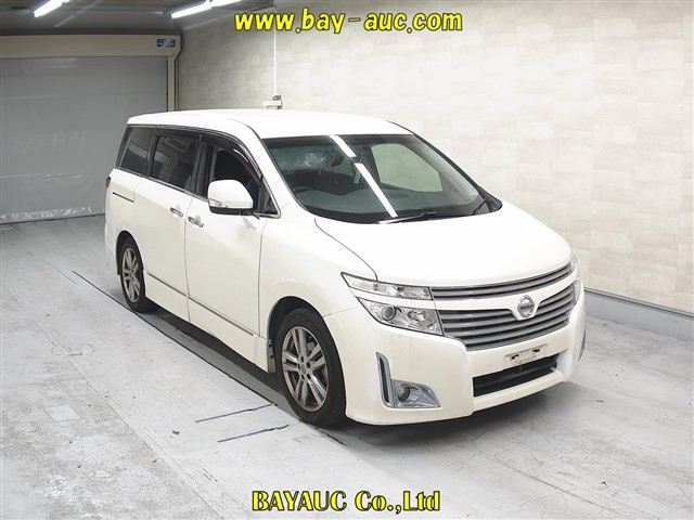 NISSAN ELGRAND — фото