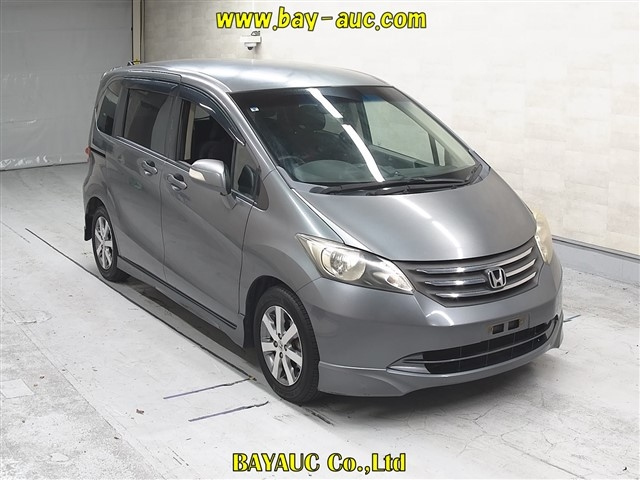 HONDA FREED — фото