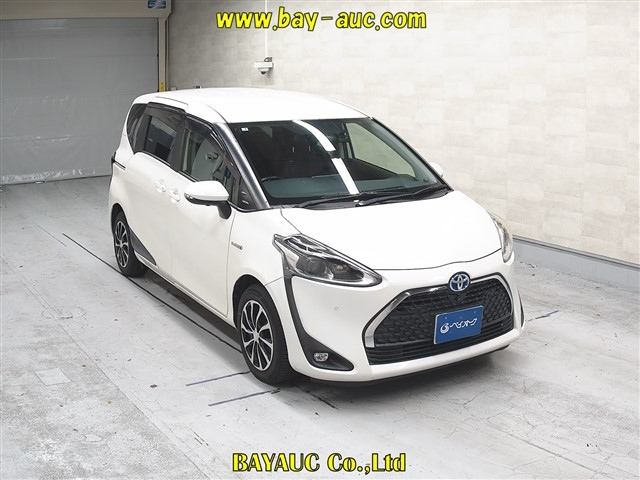 TOYOTA SIENTA — фото
