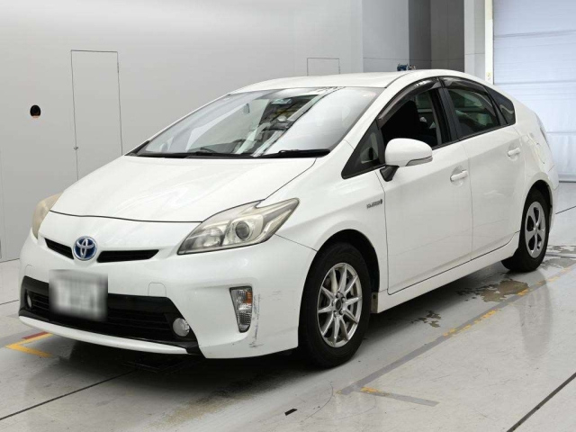 TOYOTA PRIUS — фото