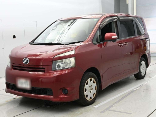 TOYOTA VOXY — фото