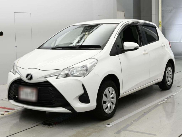 TOYOTA VITZ — фото