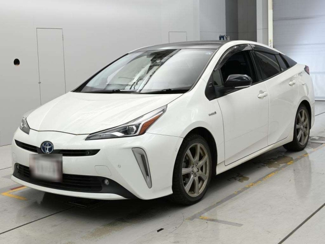TOYOTA PRIUS — фото