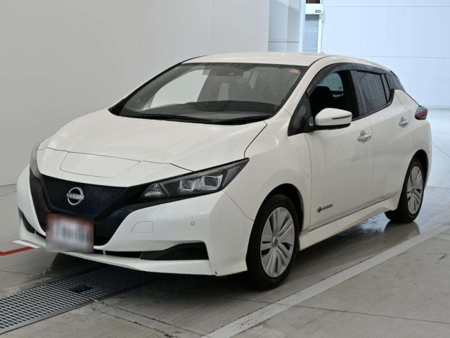 NISSAN LEAF — фото