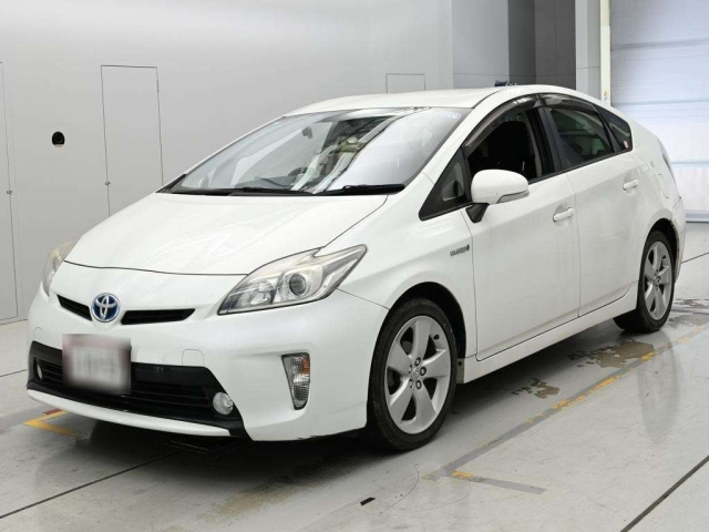 TOYOTA PRIUS — фото