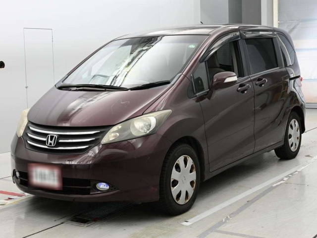 HONDA FREED — фото