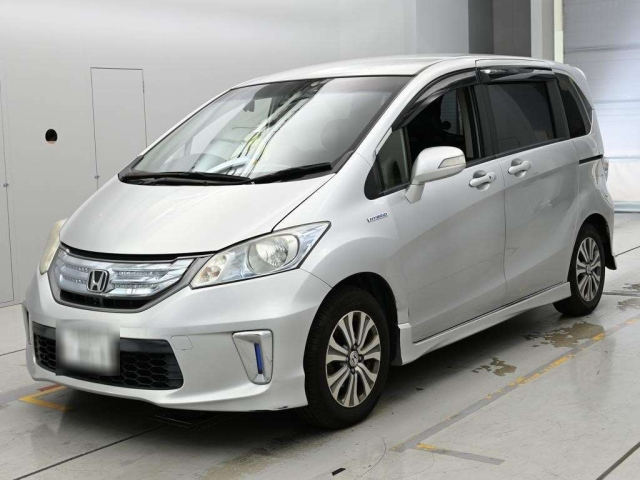 HONDA FREED — фото