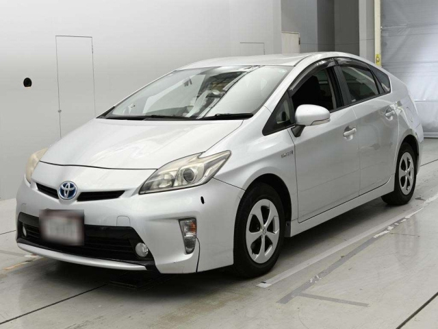 TOYOTA PRIUS — фото