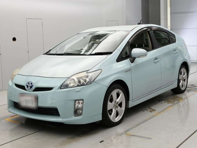 TOYOTA PRIUS — фото