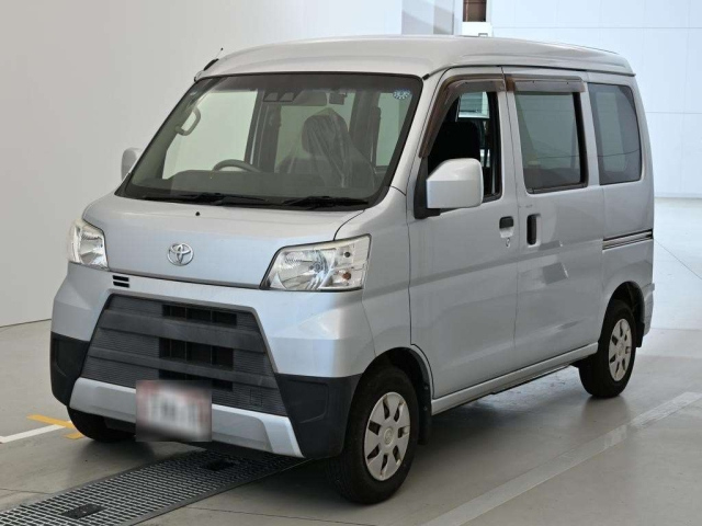 TOYOTA PIXIS — фото