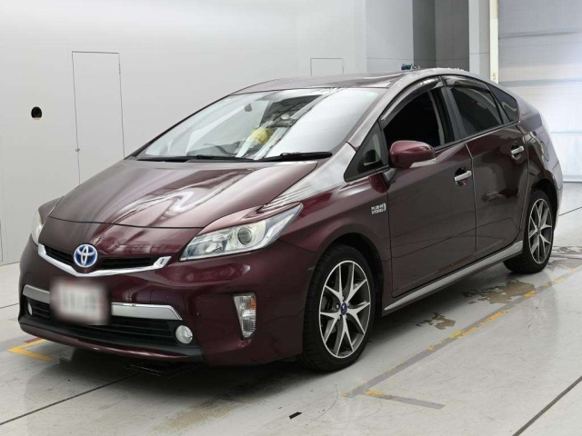 TOYOTA PRIUS — фото