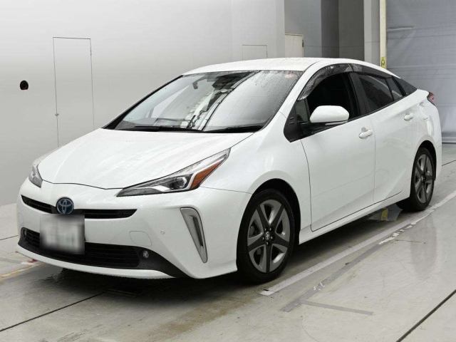TOYOTA PRIUS — фото