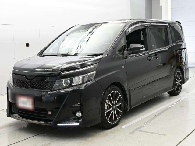 TOYOTA NOAH — фото